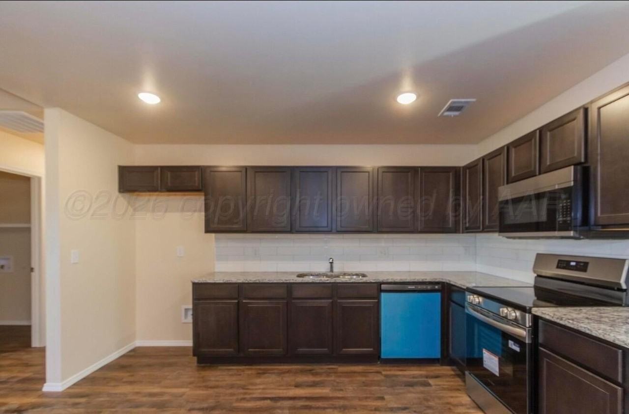 4301 Sunset St - Photo 5 of 17