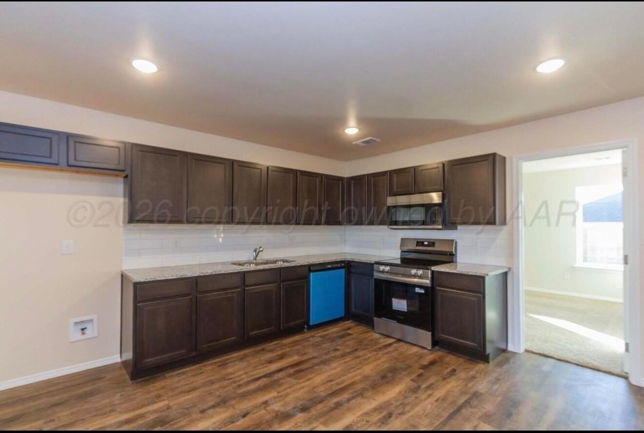 4301 Sunset St - Photo 6 of 17