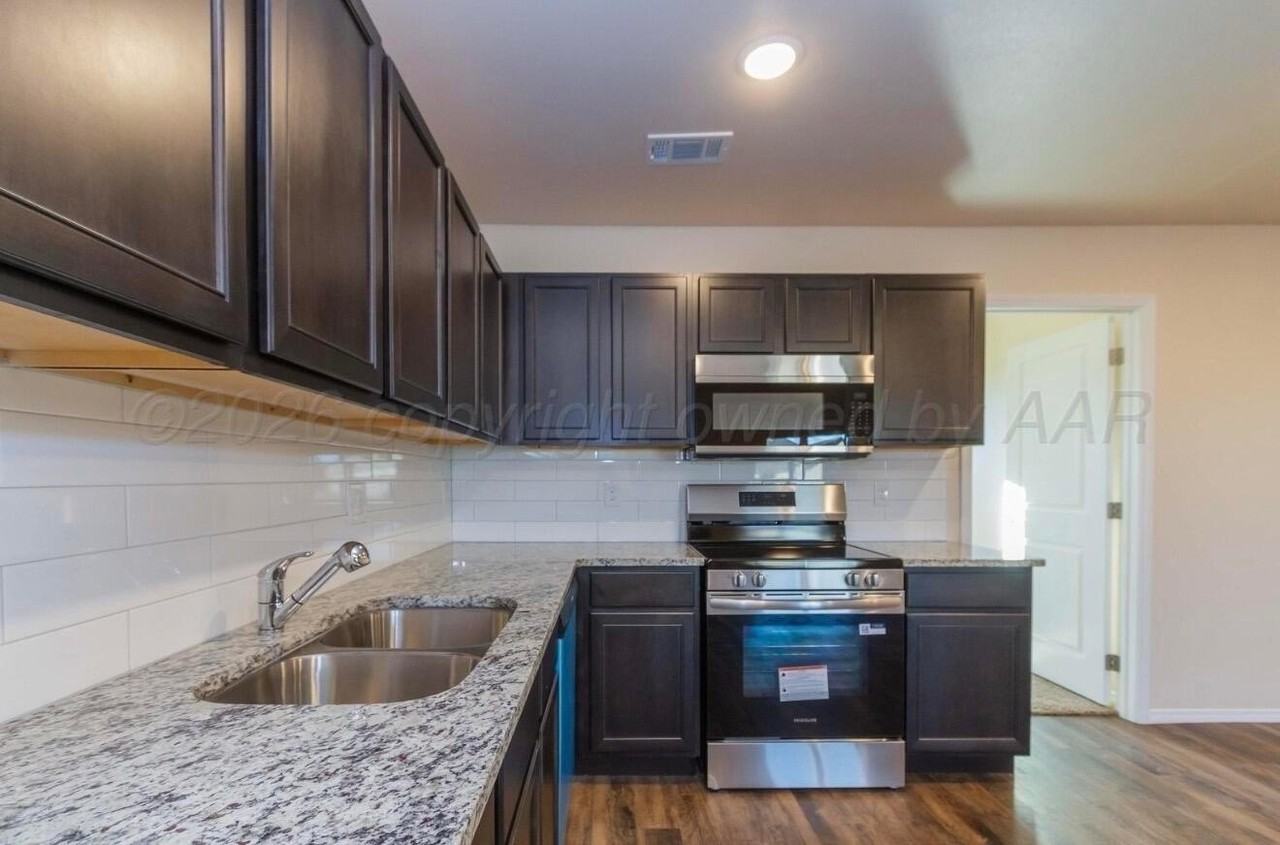 4301 Sunset St - Photo 7 of 17