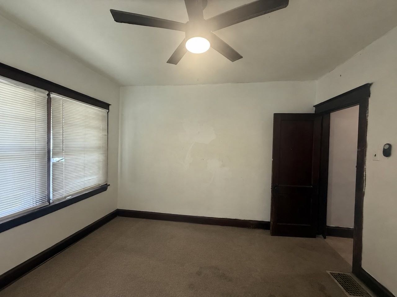 839 Greenwich Ave - Photo 3 of 8