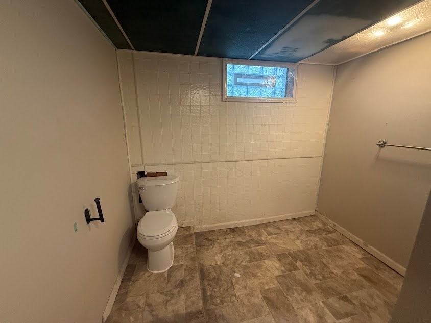 839 Greenwich Ave - Photo 7 of 8