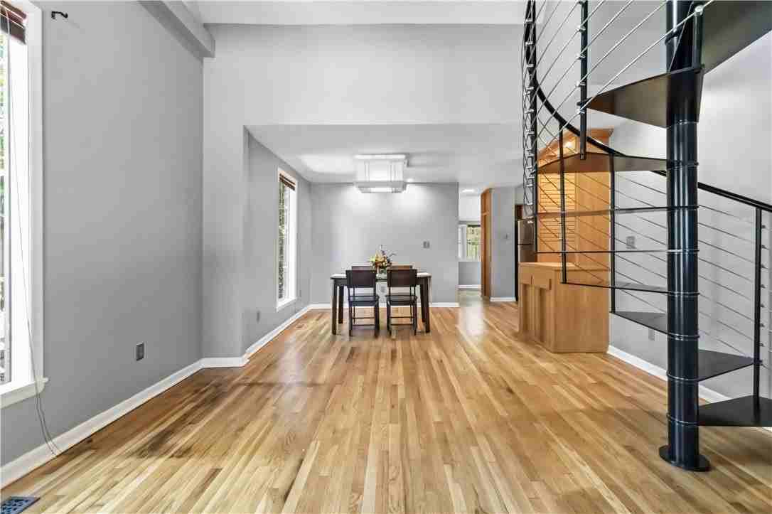 310 S Duncan Ave - Photo 4 of 26