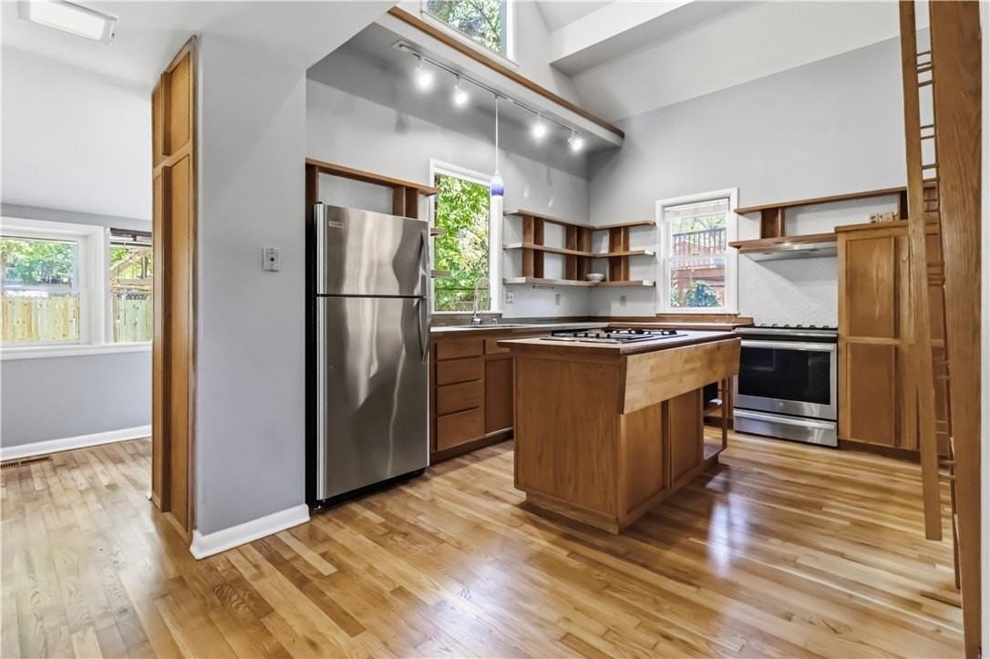 310 S Duncan Ave - Photo 7 of 26