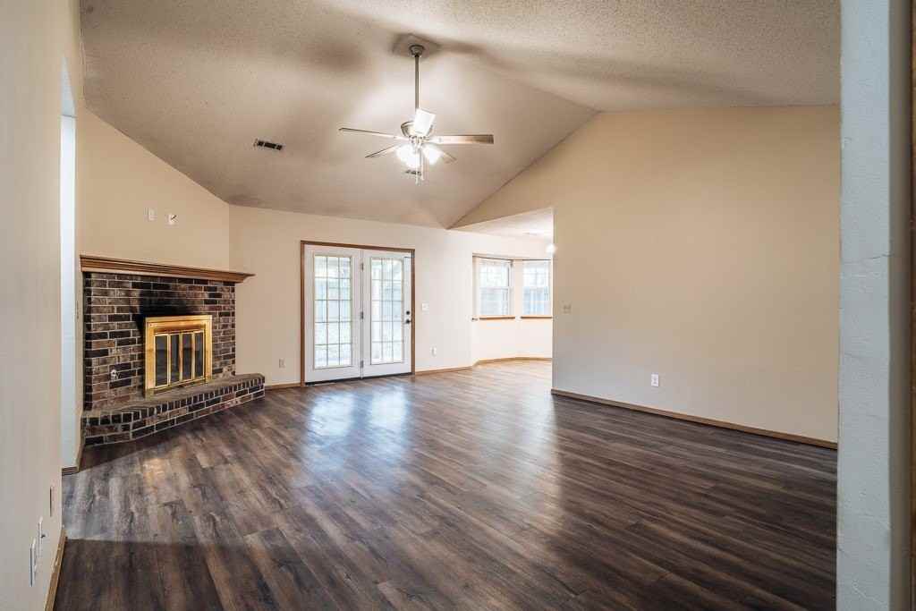 1020 N 29th St - Photo 4 of 27