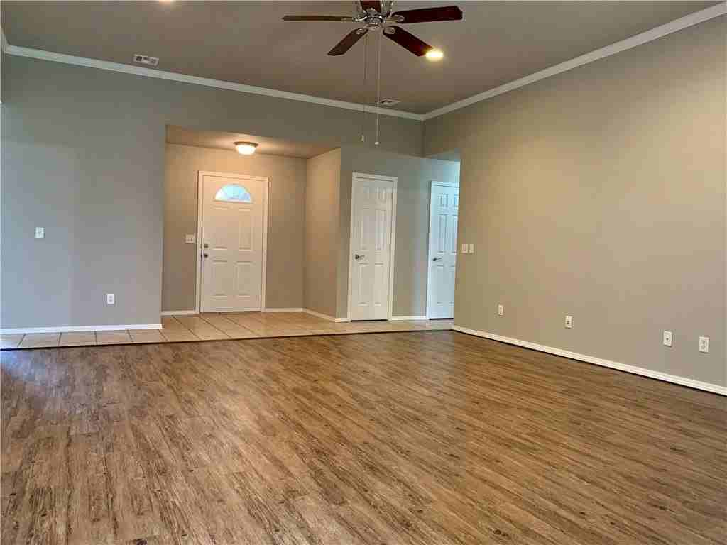 2313 Sw 17th St - Photo 2 of 19