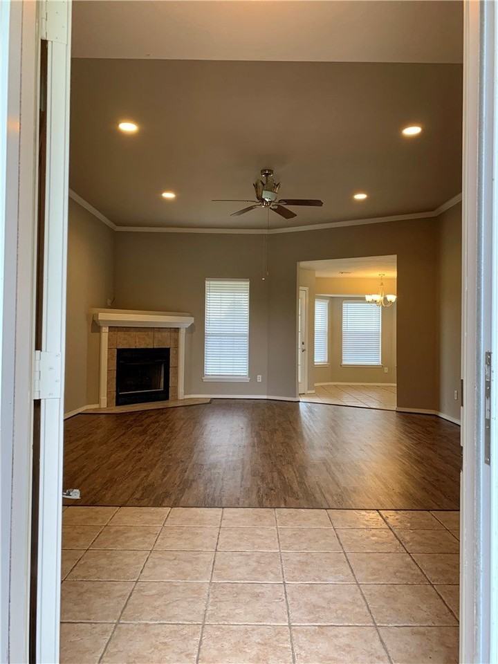 2313 Sw 17th St - Photo 3 of 19
