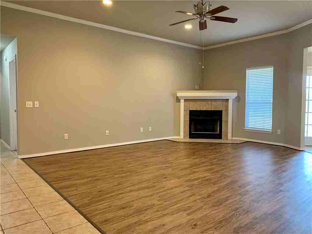 2313 Sw 17th St - Photo 4 of 19