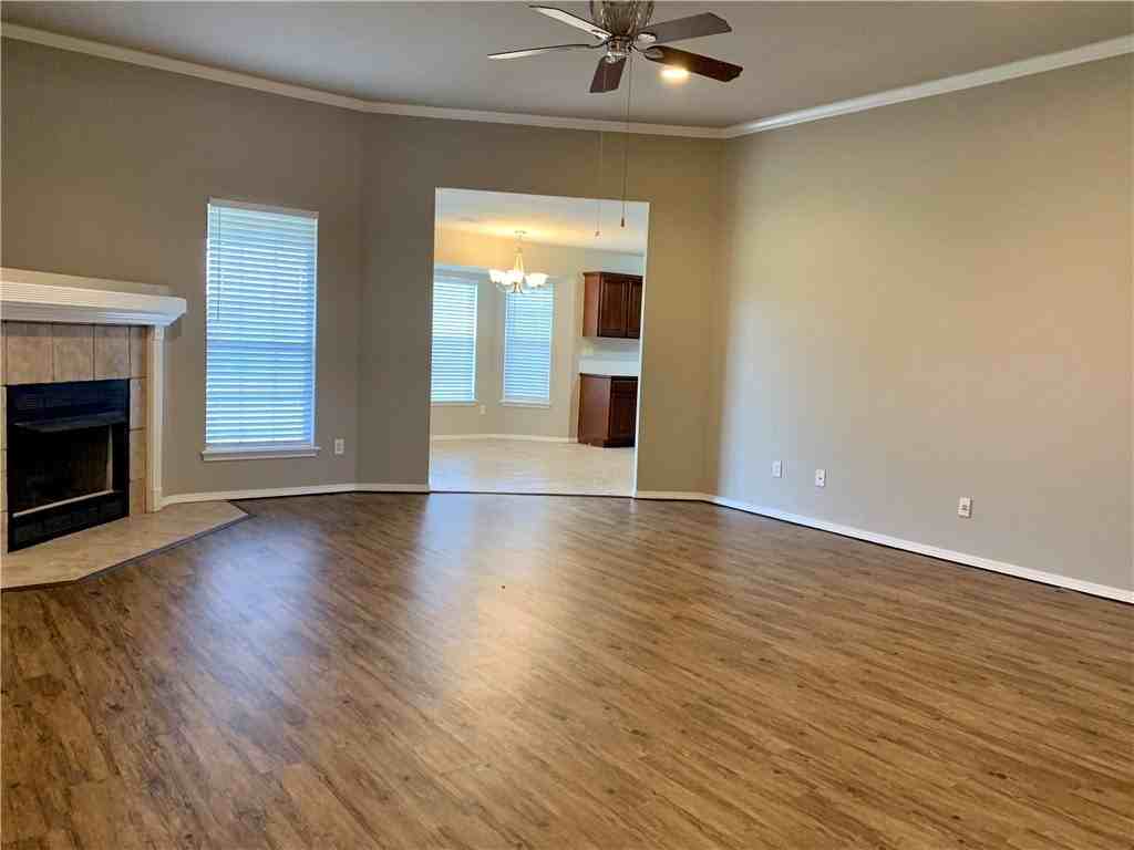 2313 Sw 17th St - Photo 5 of 19