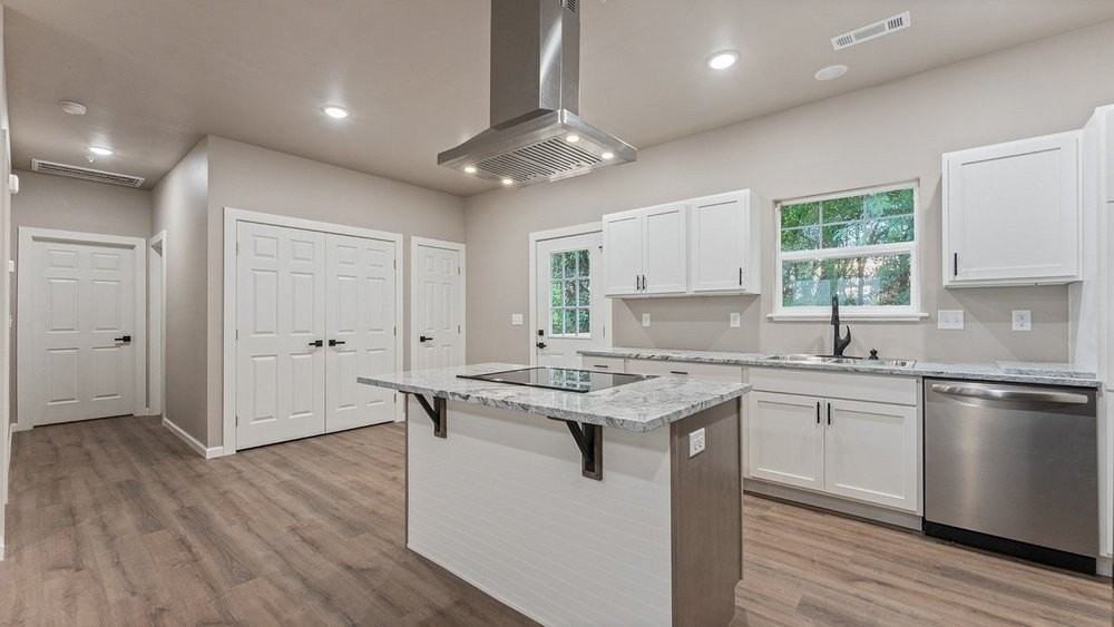 152 Hill St - Photo 5 of 16