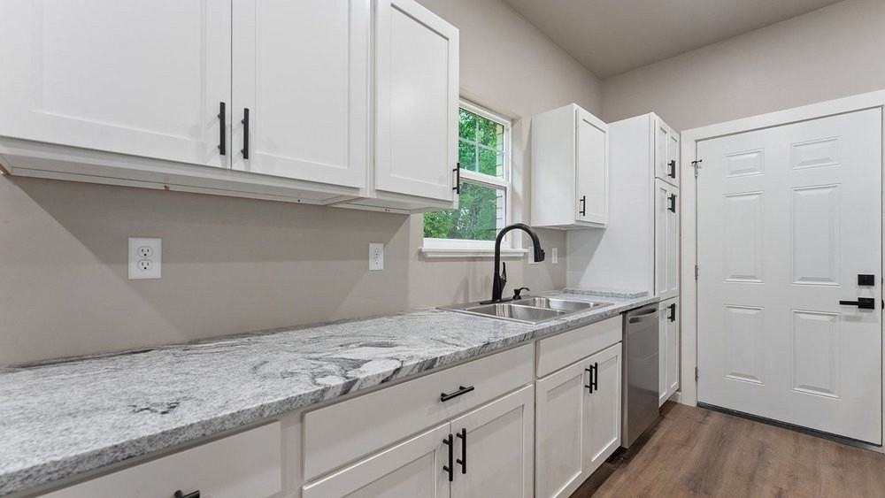 152 Hill St - Photo 7 of 16