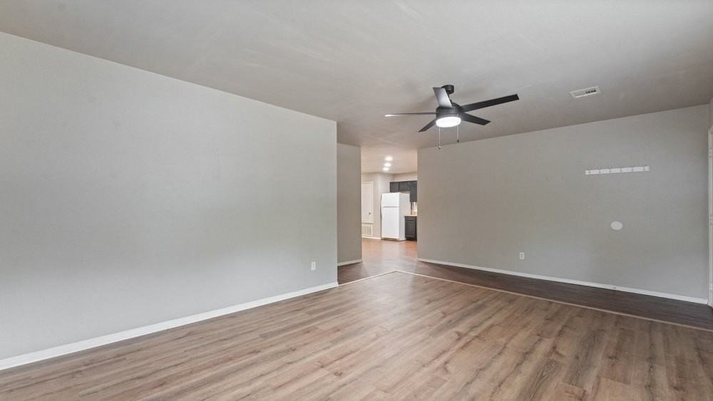 153 Hill St - Photo 5 of 19