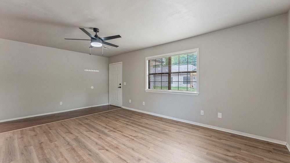 153 Hill St - Photo 6 of 19