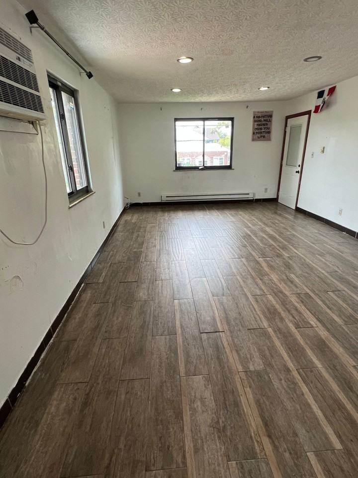1600 Jackson Ln - Photo 2 of 9