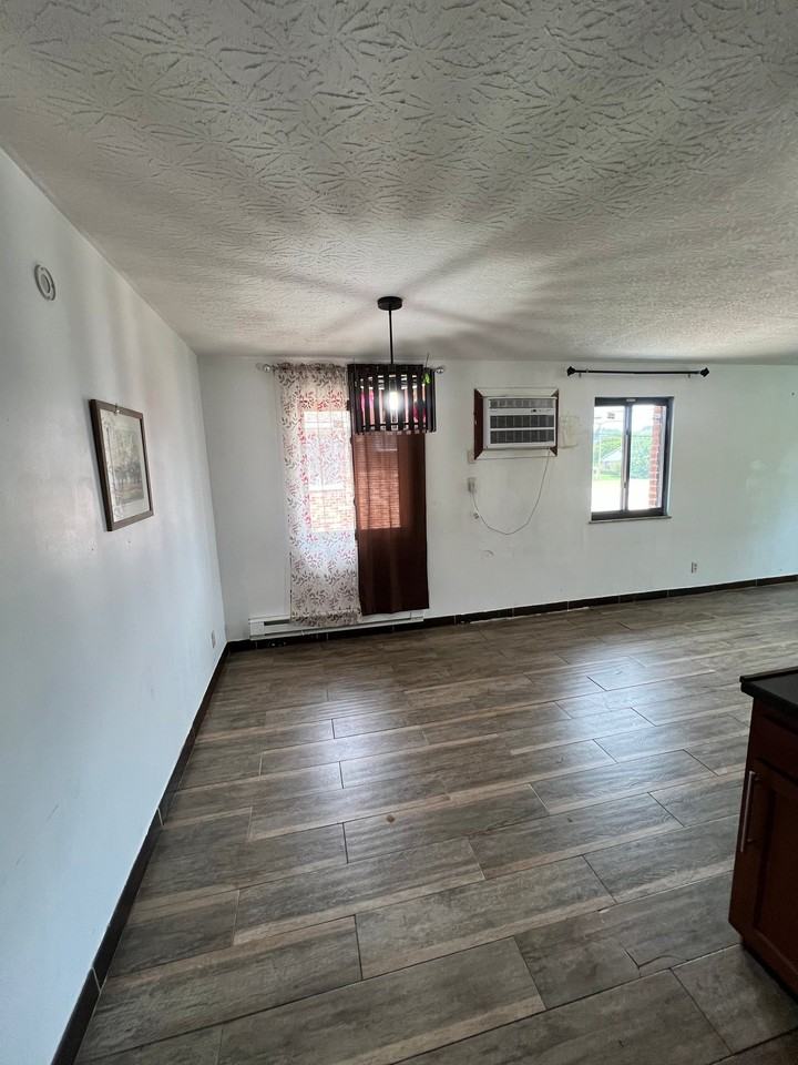 1600 Jackson Ln - Photo 3 of 9