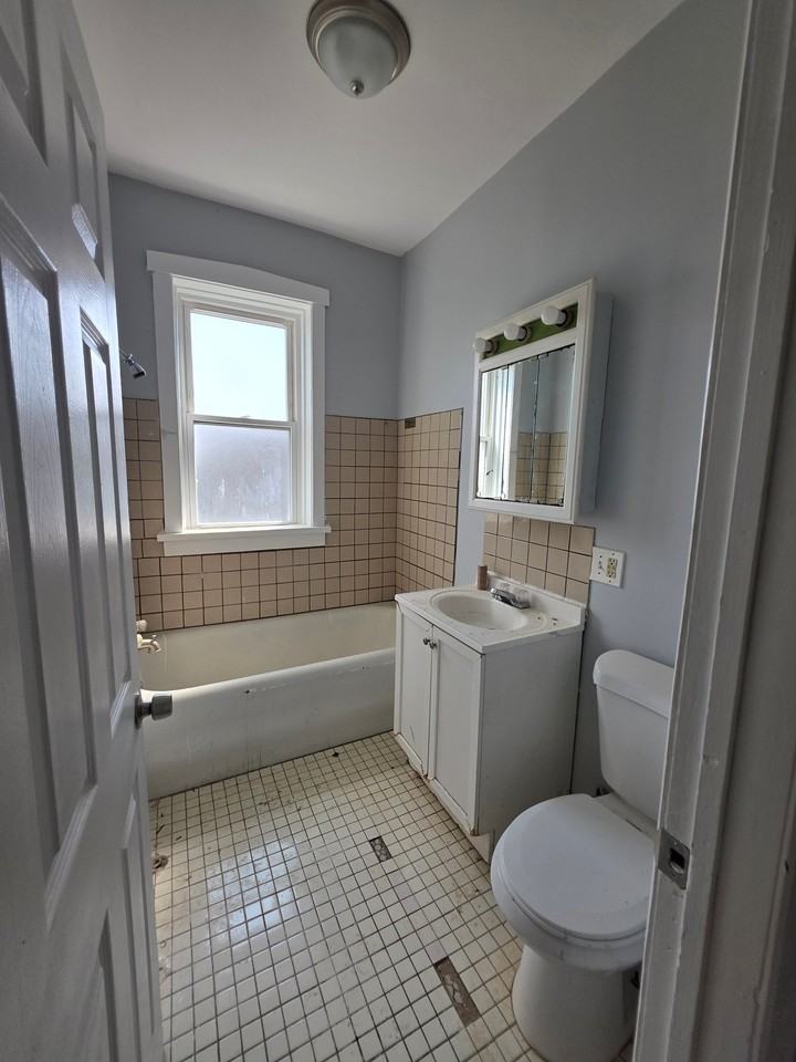 4315 W 15th St - Photo 6 of 8