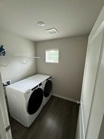 5203 E L St - Photo 4 of 8