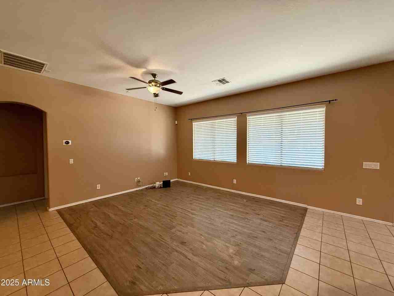 4601 W Moss Springs Rd - Photo 7 of 31