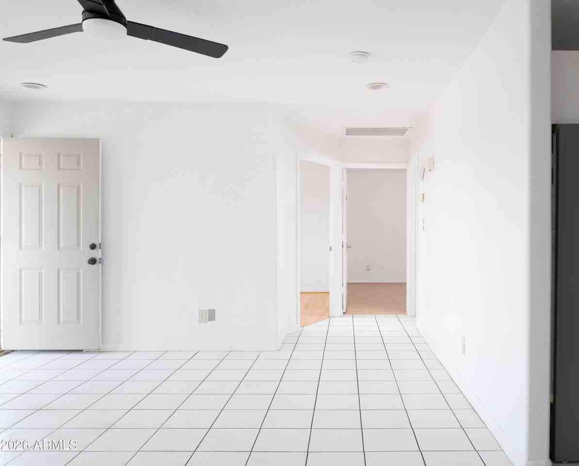 15861 N 20th St - Photo 3 of 19