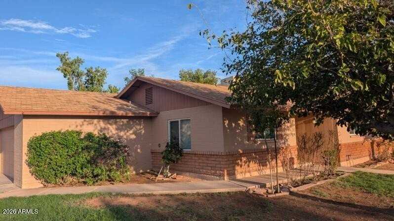 305 S Monterey St - Photo 3 of 27