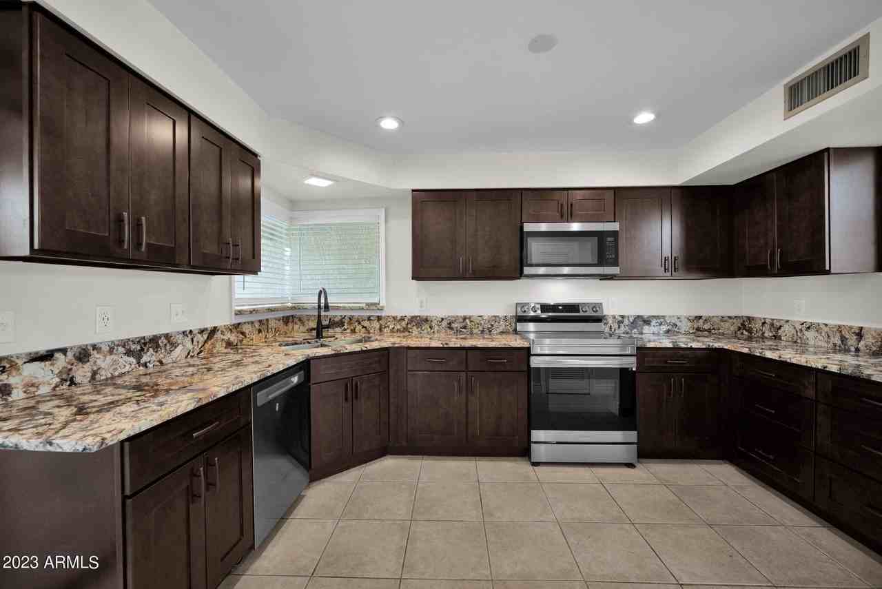 8434 E San Bernardo Dr - Photo 5 of 37