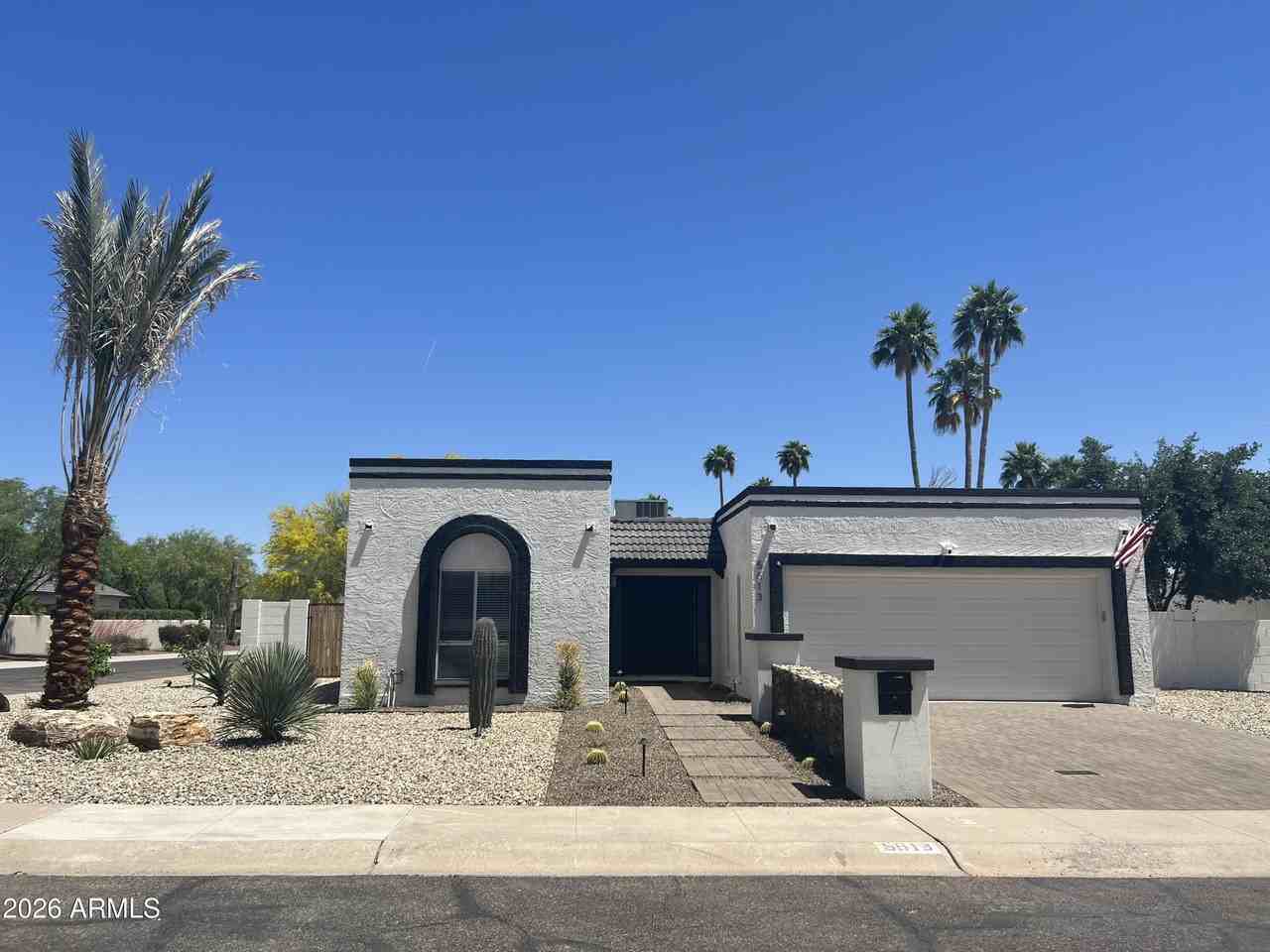 5613 N 76th Pl - Photo 6 of 17
