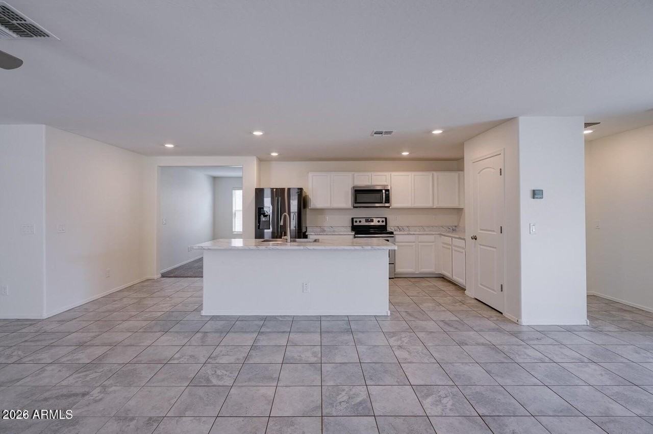 12645 W Palmaire Ave - Photo 2 of 23