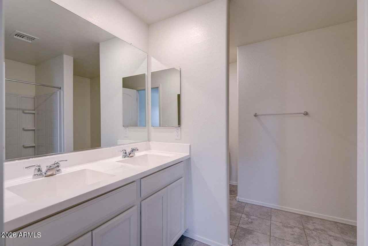 12645 W Palmaire Ave - Photo 5 of 23