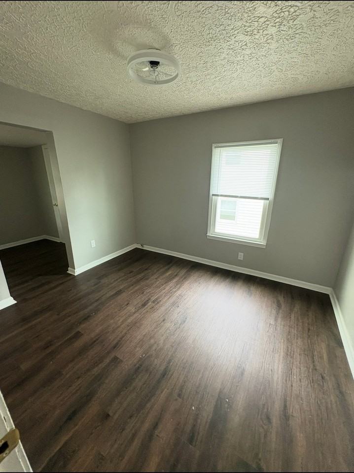 211 Mount Vernon Rd #1 - Photo 2 of 9