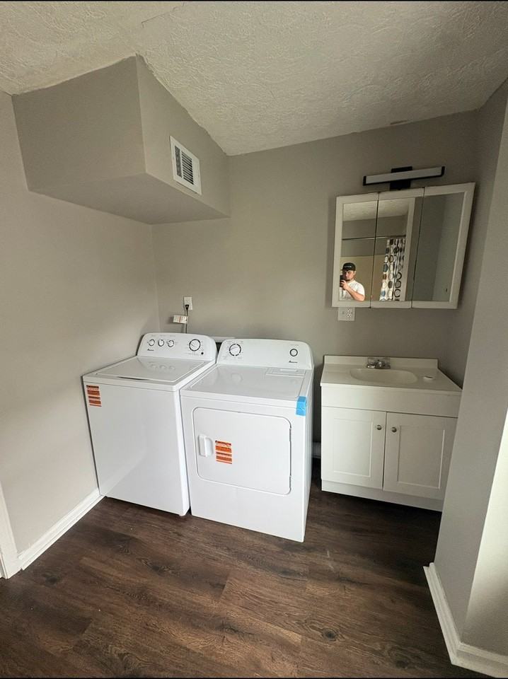 211 Mount Vernon Rd #1 - Photo 4 of 9