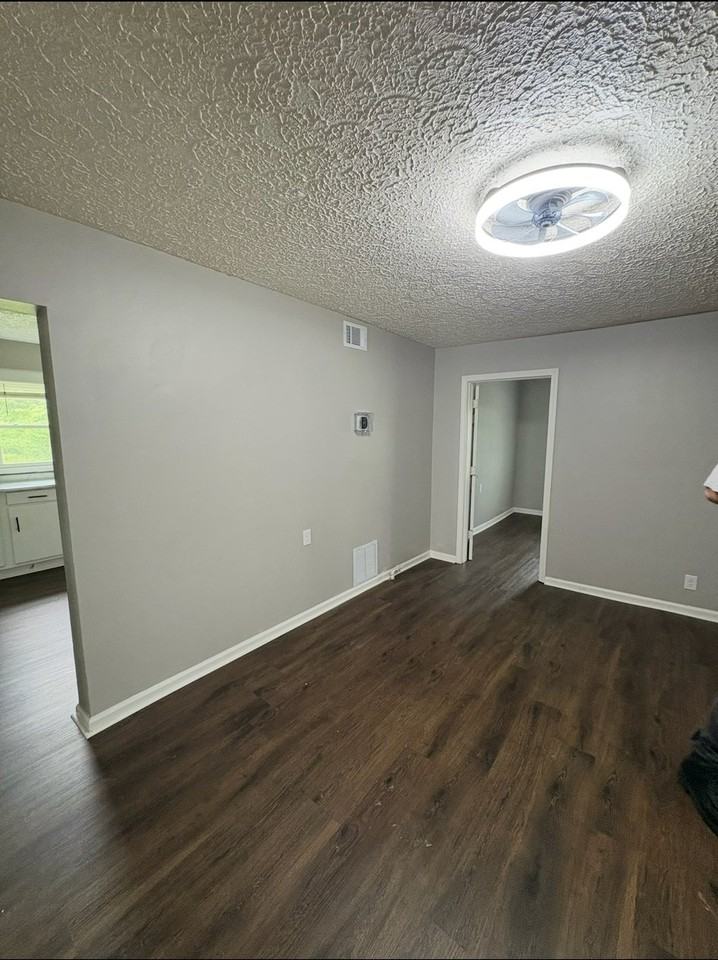 211 Mount Vernon Rd #1 - Photo 7 of 9