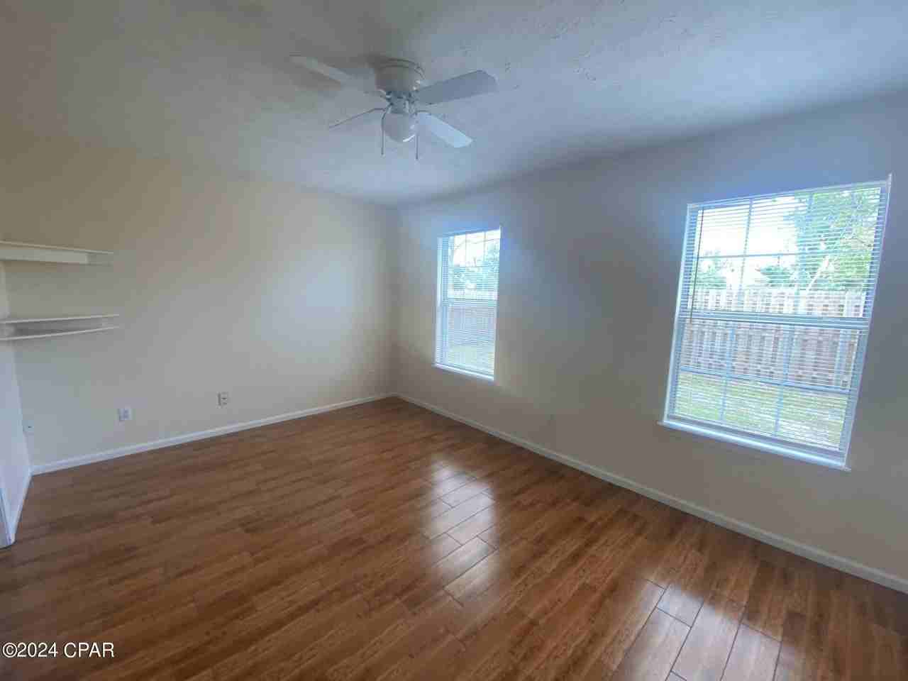 111 Abigail Ln - Photo 3 of 9