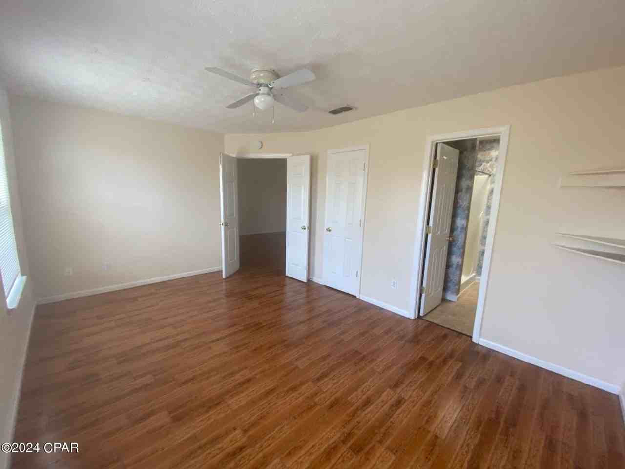 111 Abigail Ln - Photo 4 of 9