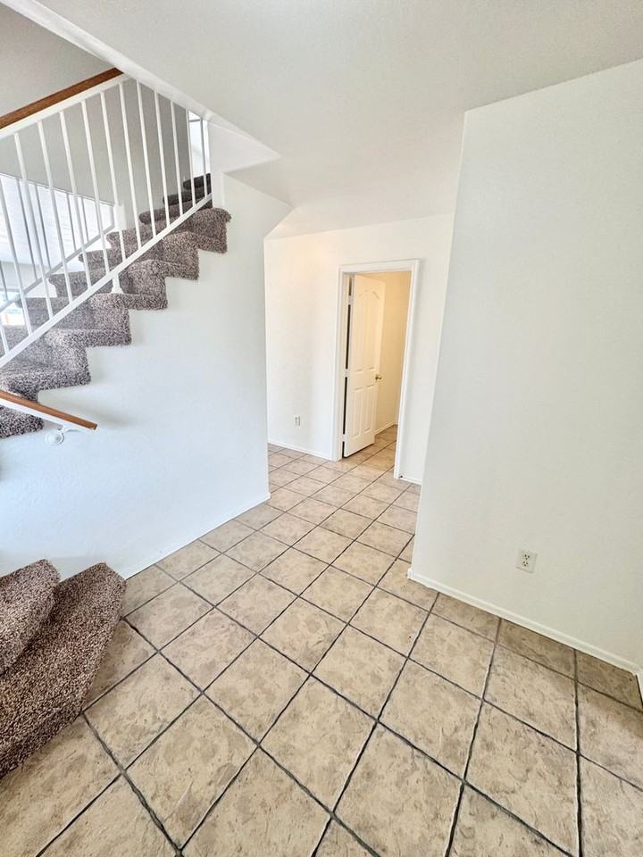 12214 W Apache St - Photo 4 of 44