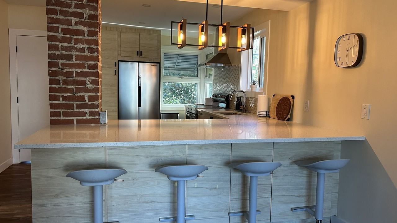 9755 76 Ave Nw - Photo 5 of 50