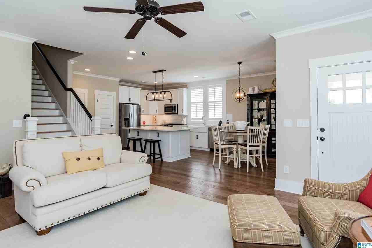 2315 Village Center St - Photo 3 of 22