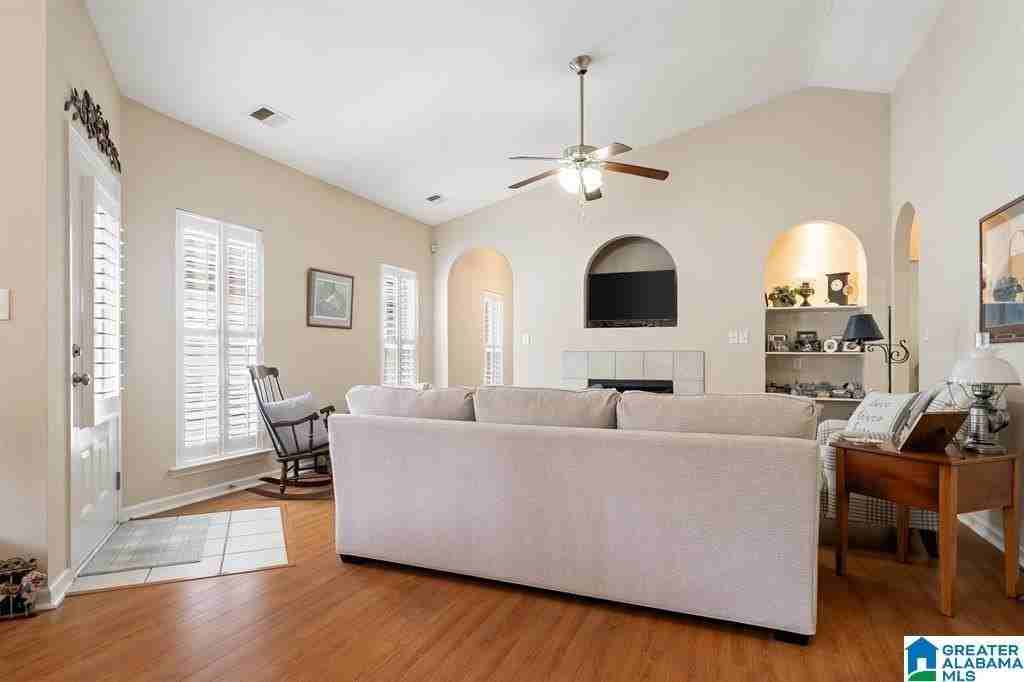 5258 Cottage Ln - Photo 3 of 14
