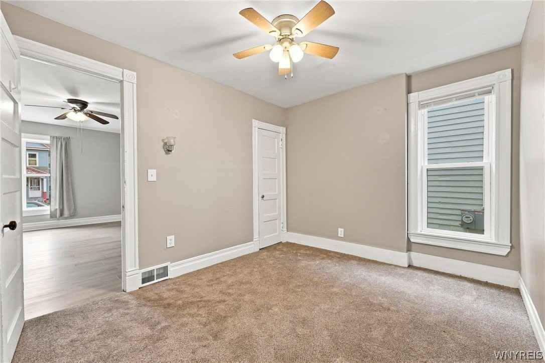 55 Vernon Pl - Photo 4 of 15