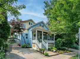 featured image of 384 Summer St