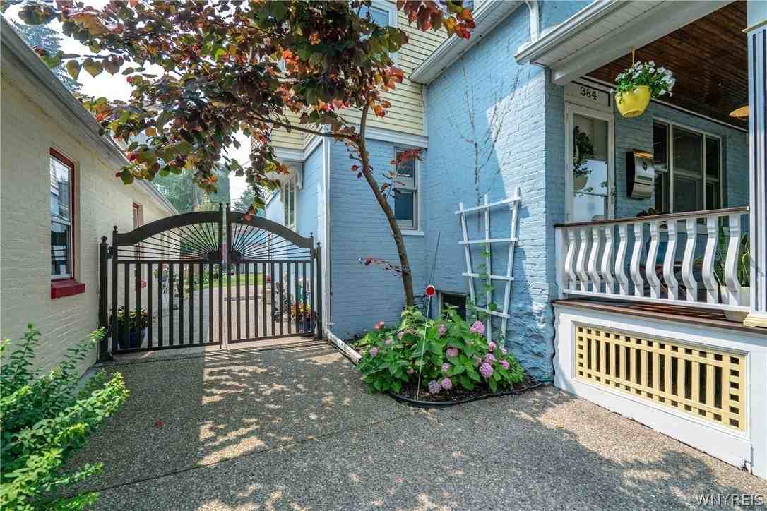 384 Summer St - Photo 5 of 48