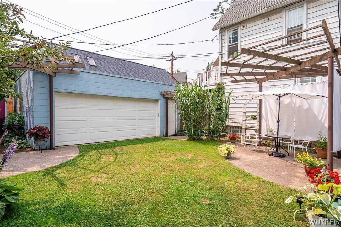 384 Summer St - Photo 7 of 48