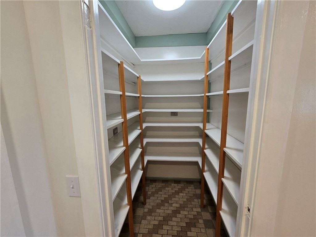 235 Lighthouse Rd - Photo 7 of 29