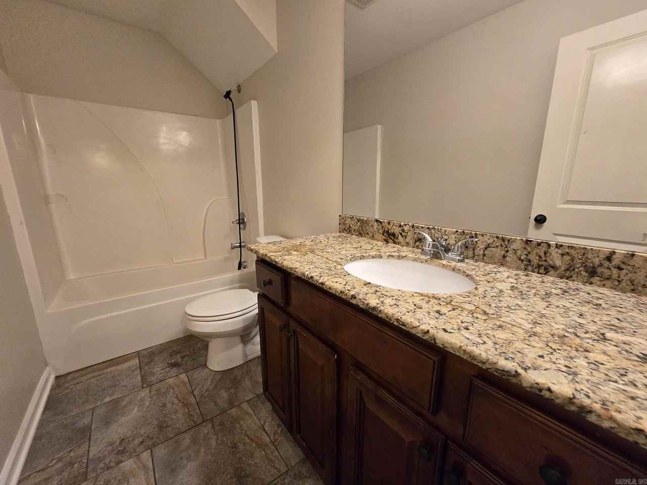 607 S 1st St - Photo 5 of 7