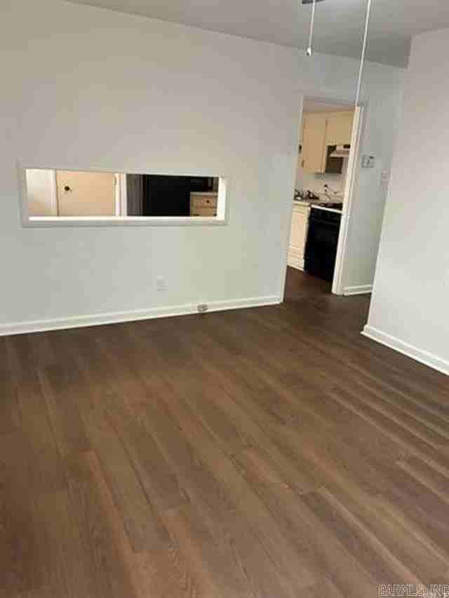 7325 Knollwood Rd - Photo 4 of 17