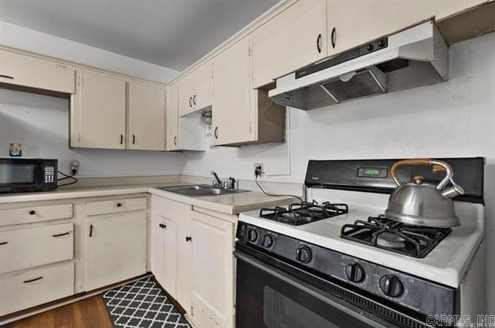 7325 Knollwood Rd - Photo 5 of 17