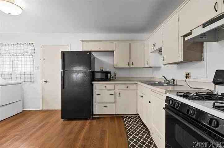 7325 Knollwood Rd - Photo 6 of 17