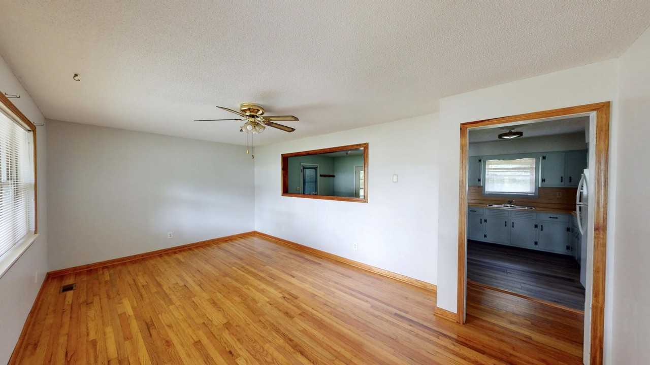 385 Bridge St - Photo 2 of 27