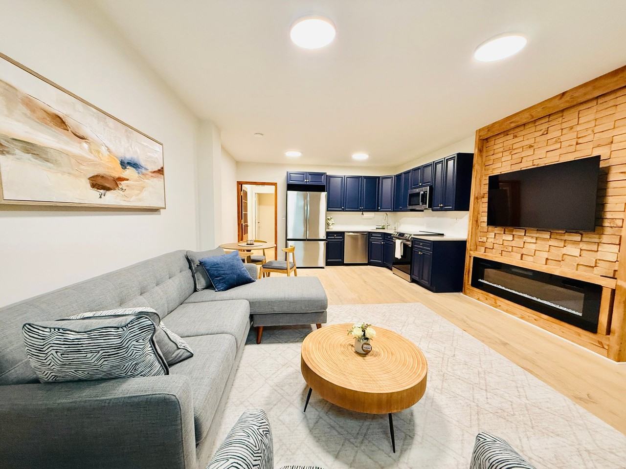 2504 E York St #1 - Photo 4 of 20
