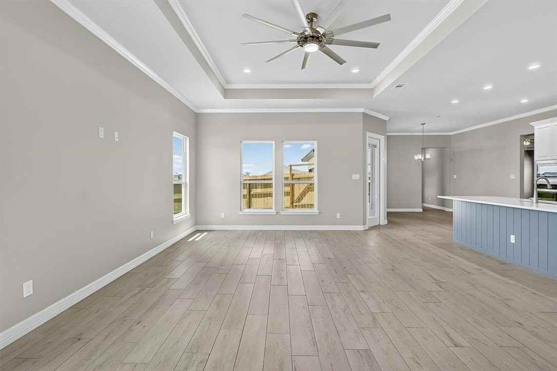 2701 Lannister Ln - Photo 5 of 40
