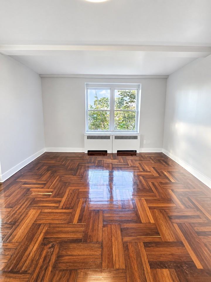908 Park Ave #D21 - Photo 2 of 7