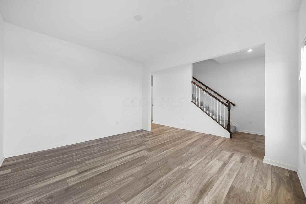 6295 Honey Farm Way - Photo 7 of 48